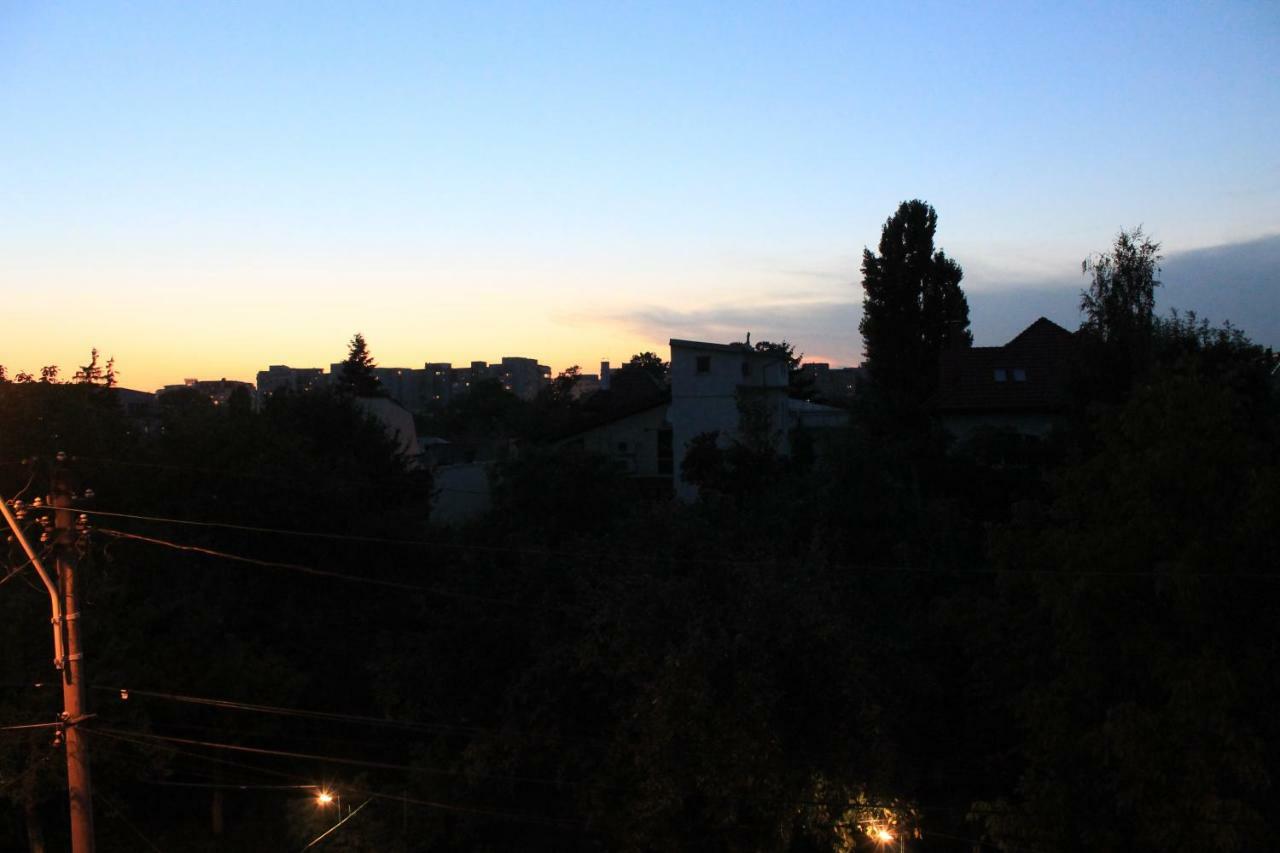 News Studio Bukarest Exterior foto